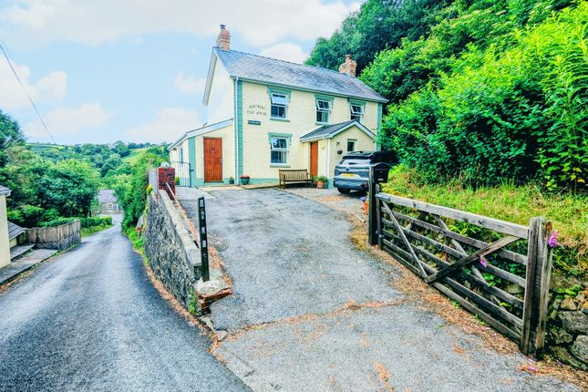 Penybont, Carmarthen, Carmarthenshire. 3 bed detached house for sale