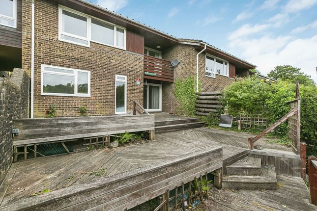 Alder Croft, Coulsdon, CR5 2SN 4 bed semi
