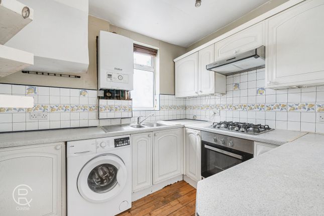 Sarsfield Road, Perivale, Greenford, UB6 3 bed end of terrace house for sale
