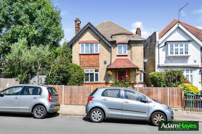 Holdenhurst Avenue, London N12 3 bed maisonette for sale