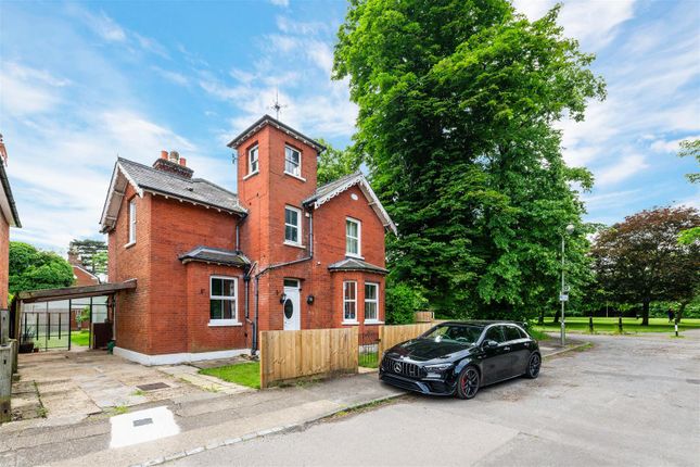 Ladbroke Road, Epsom 2 bed maisonette for sale