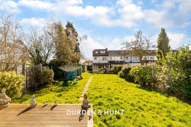 Harwood Avenue, Hornchurch, RM11 4 bed end of terrace house for sale