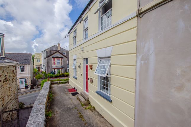 Semi-detached house for sale