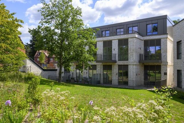 Tonbridge Road, Hildenborough, Tonbridge 2 bed flat for sale