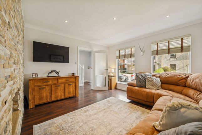 West Park Grove, Broxburn, EH52 3 bed semi