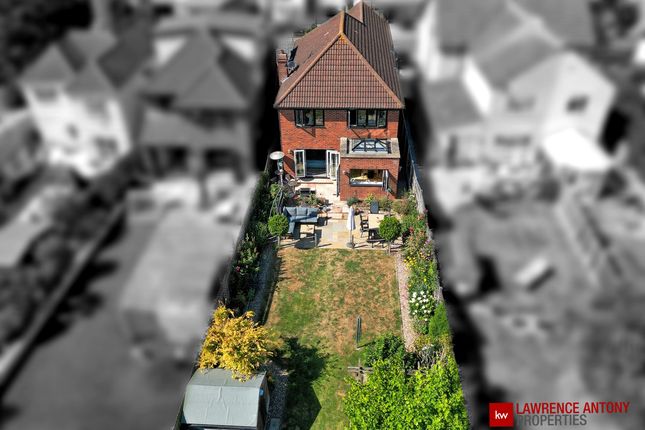 High Road, Hockley, SS5 4 bed detached house for sale