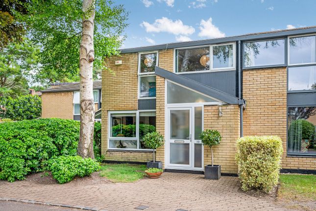 Holme Chase, Weybridge, KT13 3 bed terraced house for sale