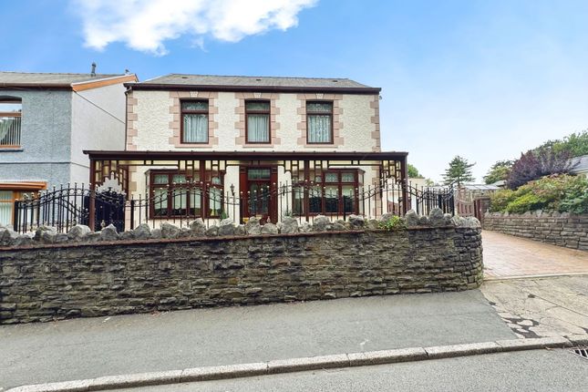 Maes Gwyn, Neath SA10 3 bed detached house for sale