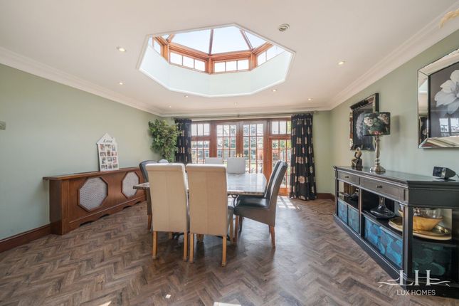 Hardley Crescent, Hornchurch 5 bed detached house for sale
