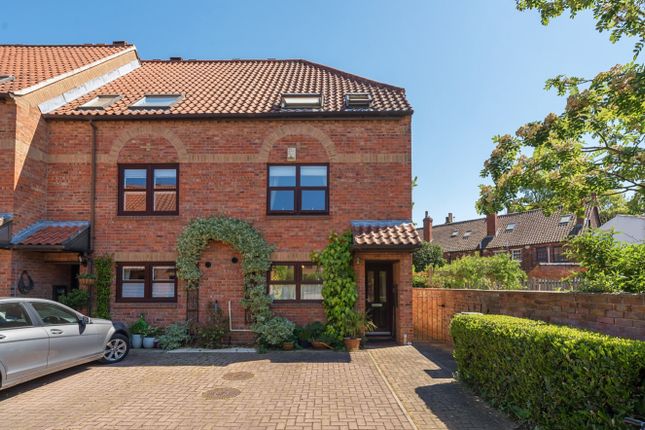 Wain Well Mews, Lincoln... 3 bed townhouse for sale