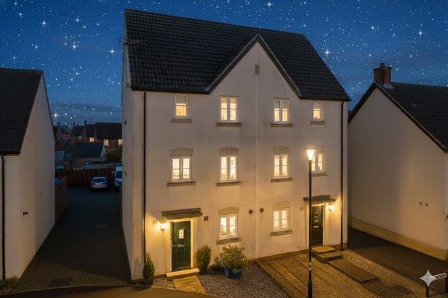 4 bedroom semi-detached house for sale