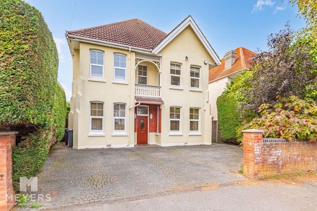 Pinecliffe Avenue, Southbourne, BH6 4 bed detached house for sale
