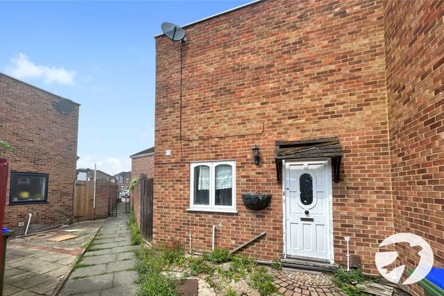 Sharnbrooke Close, Welling, Kent, DA16 3 bed semi