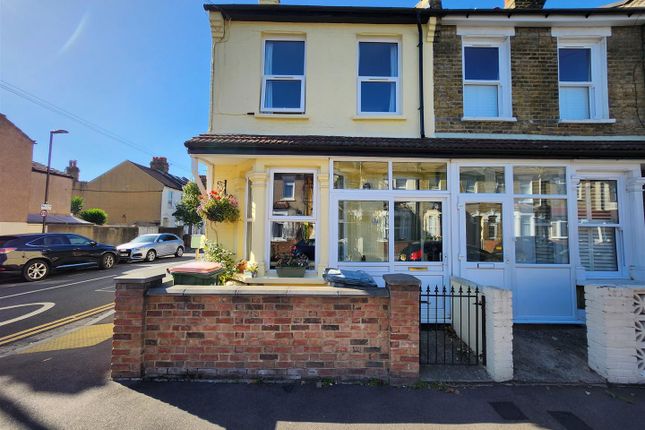 Edinburgh Road, London 3 bed end of terrace house for sale