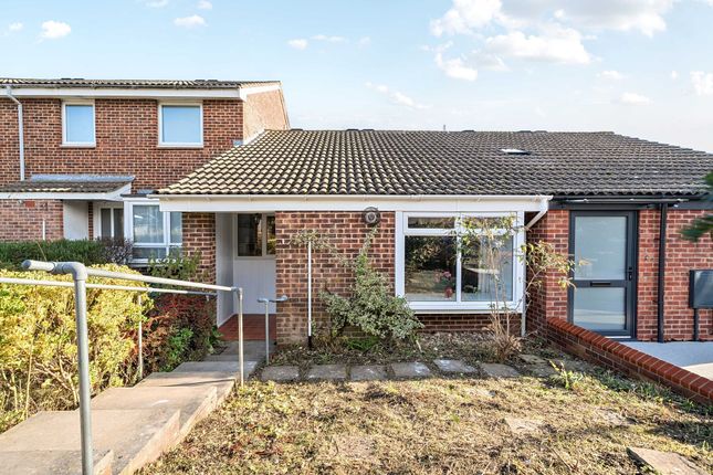 Elder Close, Winchester, SO22 2 bed terraced bungalow for sale
