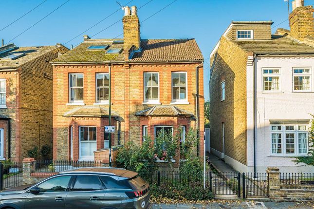 3 bedroom semi-detached house for sale
