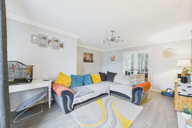 3 bed end terrace house