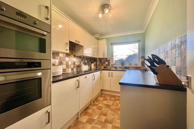 3 bedroom ground floor flat for sale