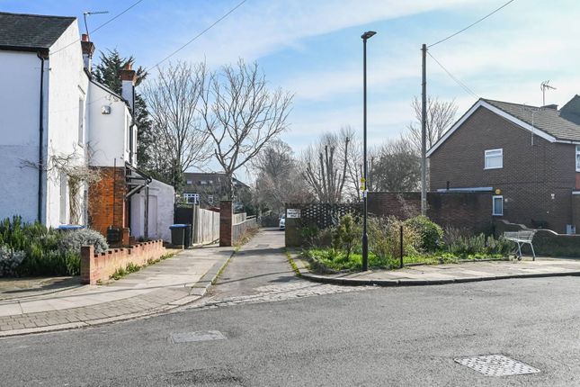 Windsor Road, Southgate, N13 Garage for sale