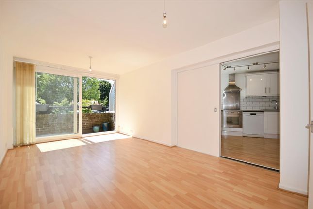 Romulus Court, Brentford Dock 3 bed apartment for sale
