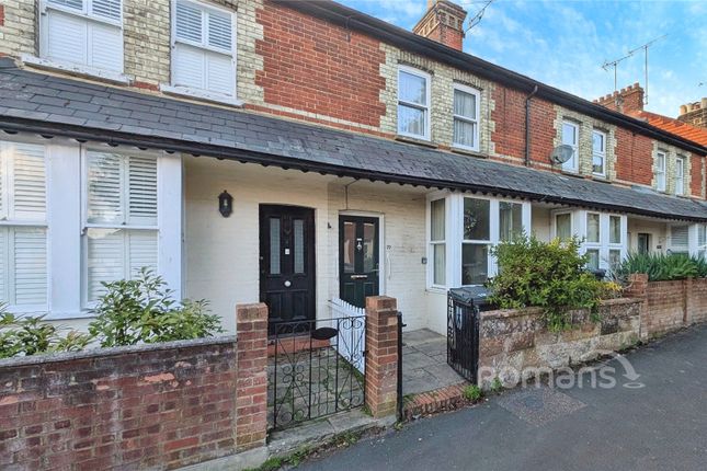 St. James Avenue, Farnham, Surrey 2 bed terraced house for sale