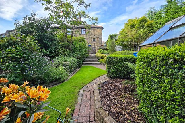 Haworth Avenue, Rawtenstall... 3 bed semi