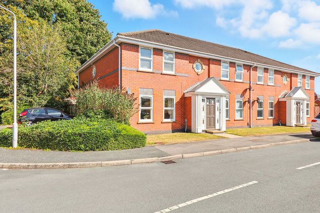 Peacock Court, Leeds, LS19 2 bed apartment for sale