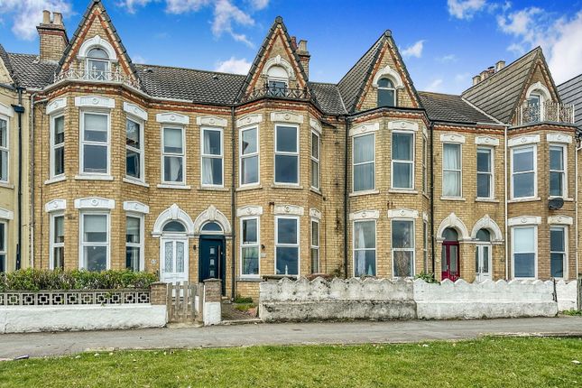 The Promenade, Withernsea HU19 4 bed terraced house for sale