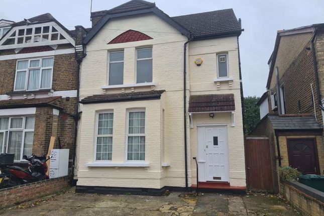 Lichfield Grove, Finchley, London, N3... 3 bed semi