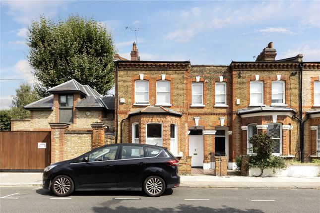 Foxmore Street, London, SW11 3 bed end of terrace house for sale