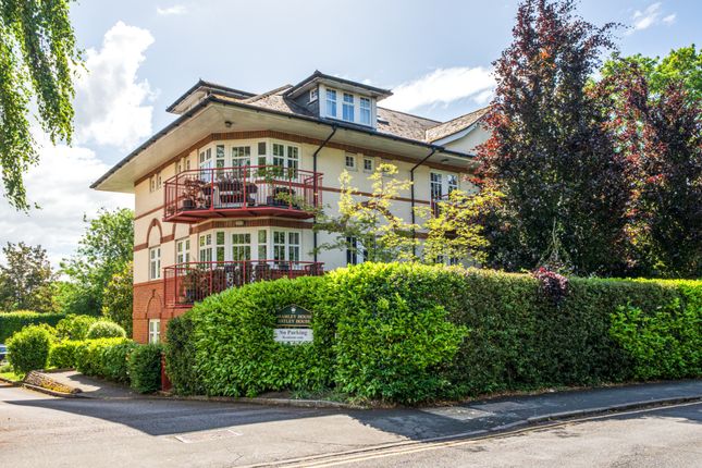 WOKING 2 bed flat for sale