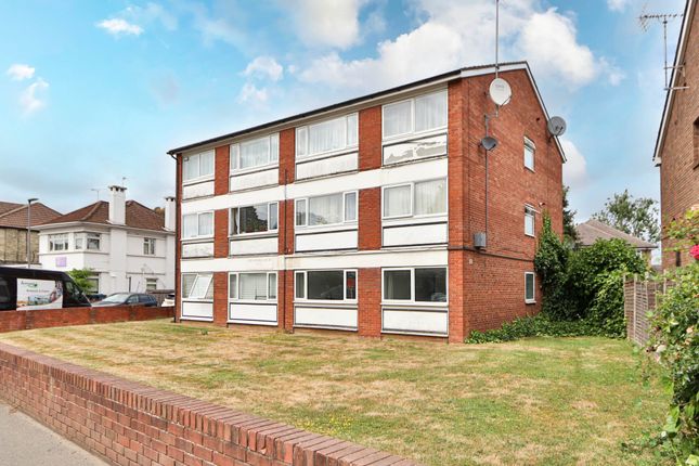 Kingston Road, New Malden 2 bed flat for sale