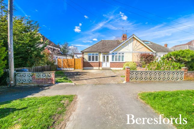 Moor Lane, Upminster, RM14 5 bed bungalow for sale