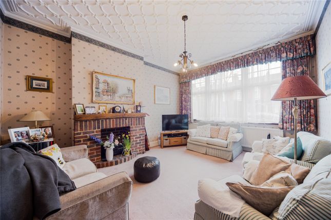 Shrewsbury Road, London, N11 3 bed terraced house for sale