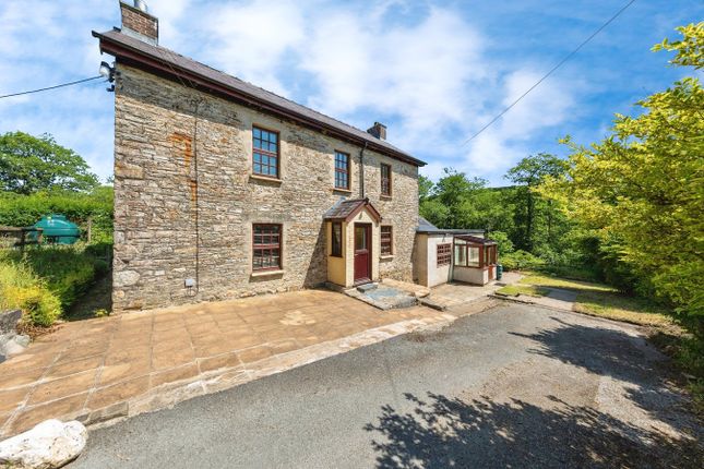 Carmarthen SA33 4 bed detached house for sale
