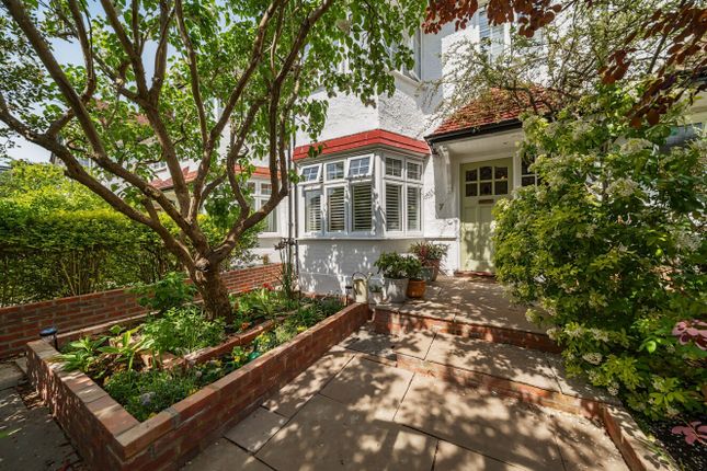 Summerlee Gardens, London, N2 4 bed terraced house for sale