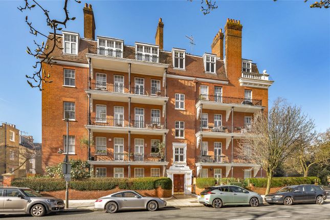 3 bedroom flat for sale