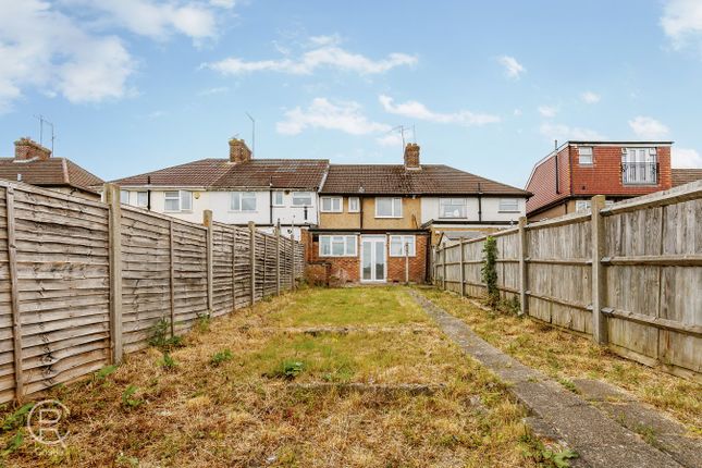 Brookbank Avenue, London, W7 3 bed terraced house for sale