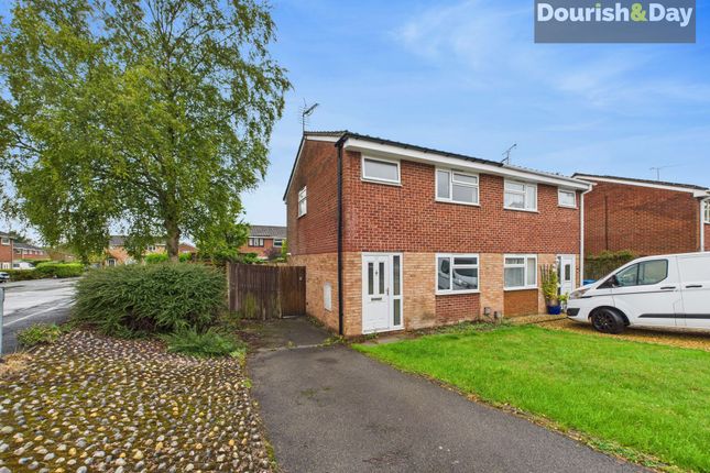 Severn Drive, Wolverhampton WV6 2 bed semi