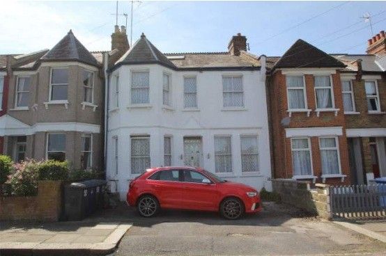 London, N10 9 bed terraced house for sale