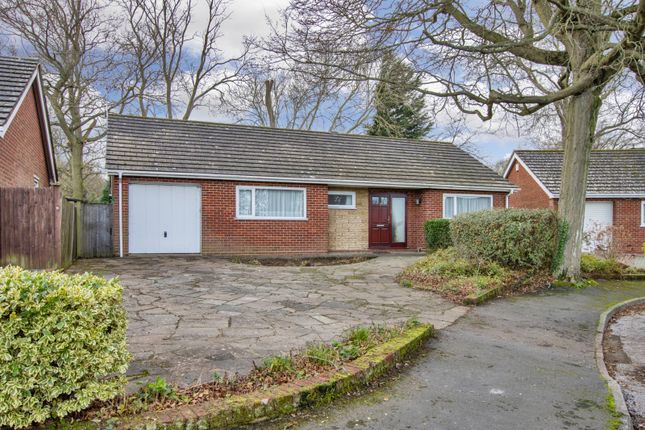 Studley Crescent, Longfield, Kent, DA3 2 bed bungalow for sale