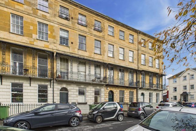 Berkeley Place, Cheltenham GL52 1 bed flat for sale