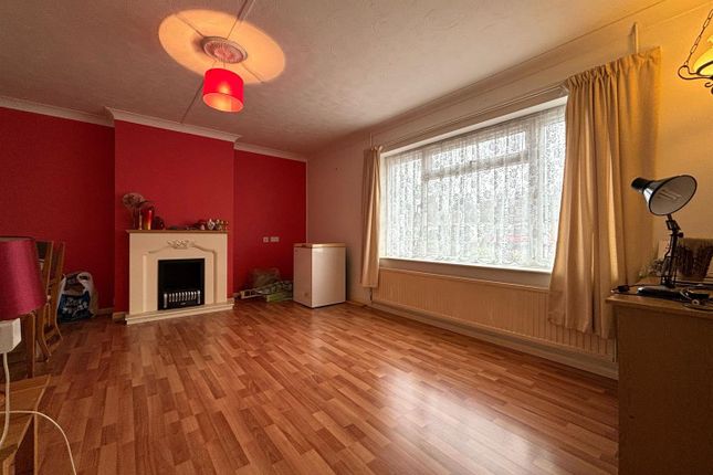 2 bedroom semi-detached bungalow for sale
