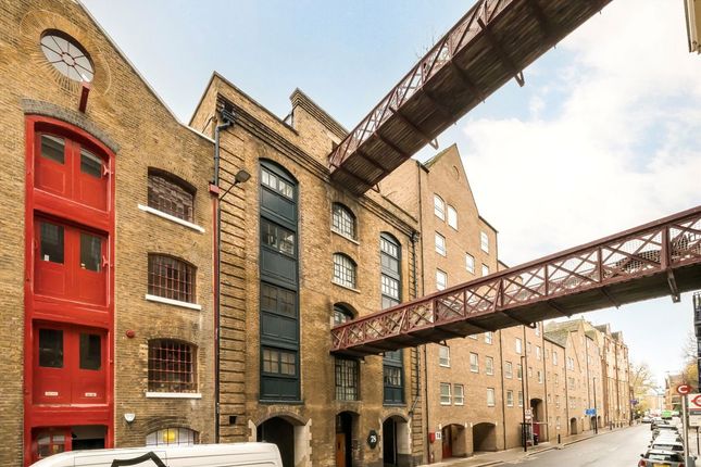 Wapping High Street, London E1W 1 bed flat for sale