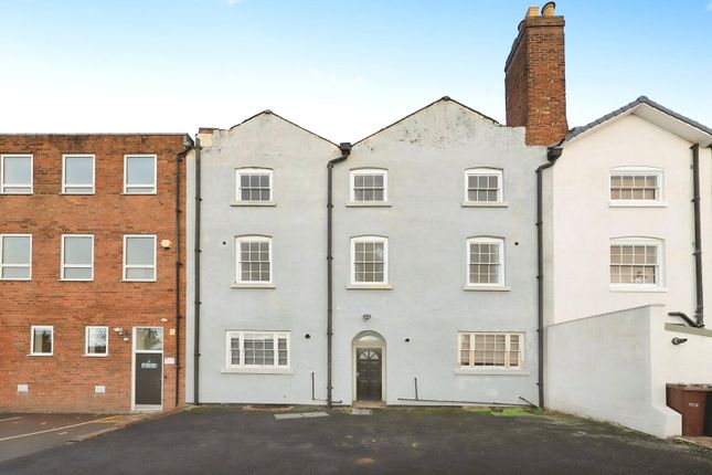 5 bed terraced house