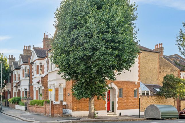 Wakehurst Road, London, SW11 5 bed end of terrace house for sale