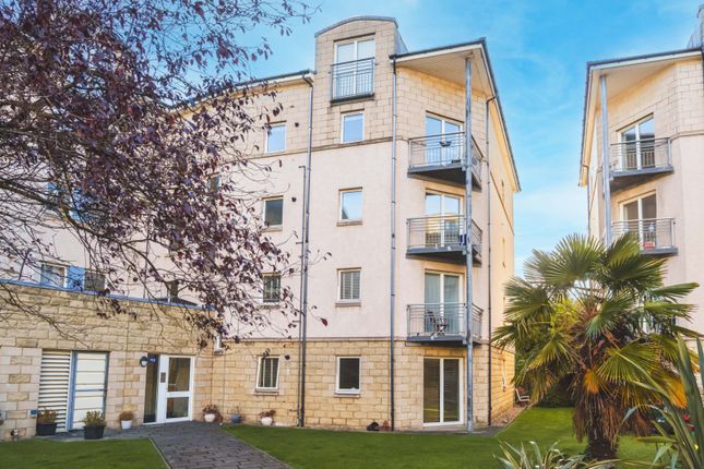 Crewe Road North, Crewe, Edinburgh, EH5 3 bed flat for sale