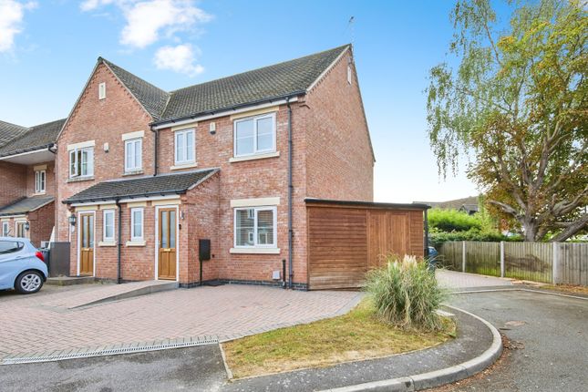 3 bedroom town house for sale