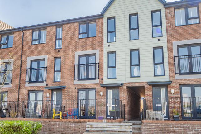 4 bedroom town house for sale