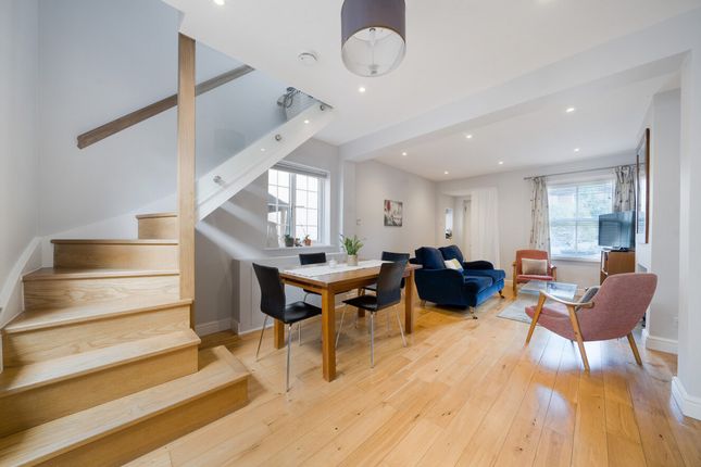 Common Road, Claygate, KT10 2 bed end of terrace house for sale